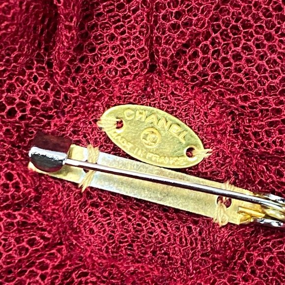Vintage Chanel Red Tulle and Tweed Brooch - Picture 2 of 6